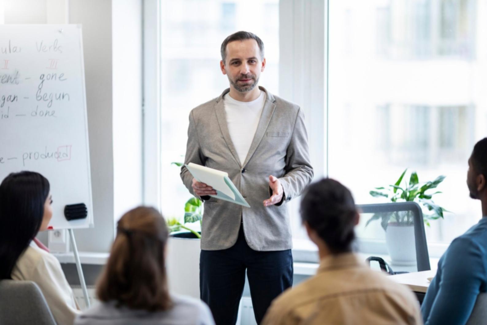Atelier de formation budgétaire avec participants actifs